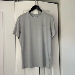 Men’s Size L. Columbia Sportswear Company t-shirt